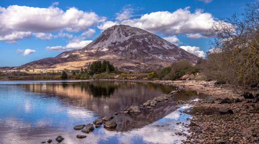 شقة Dungloe Lakeside Lodging المظهر الخارجي الصورة